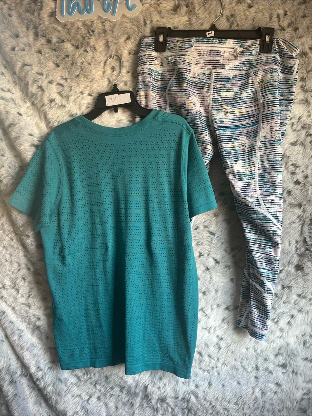 593. Lululemon 2pc set bundle capris and top